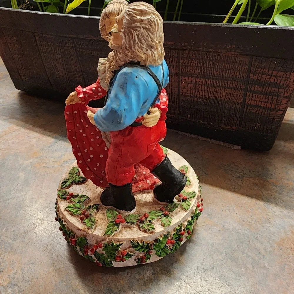SANTA & MRS. CLAUS SANKYO MUSIC BOX - TESTED WORKING VINTAGE